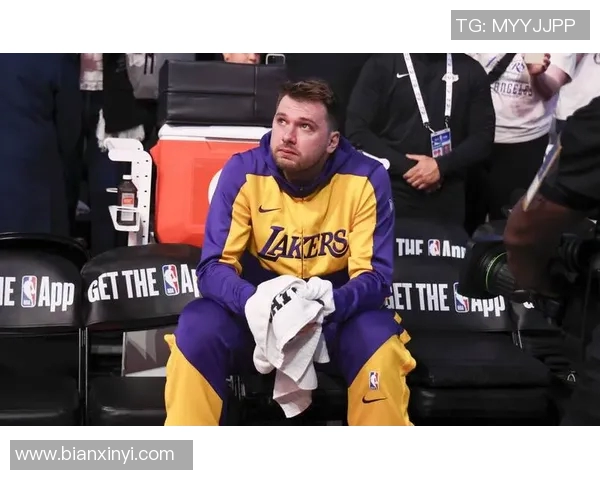 湖人内线新星崭露头角其独特技能与浓眉完美契合东契奇风格