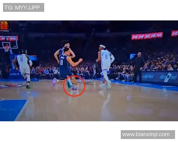 东契奇在热身赛中被队友压倒在地受伤 伤势并不严重