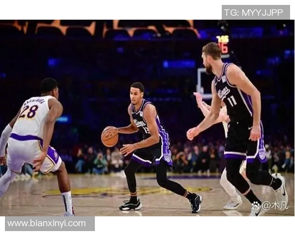 浓眉36+15+8小萨6犯离场 湖人赛季横扫国王