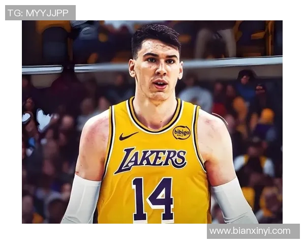 肯里奇精准妙传助攻卡鲁索灵巧空切轻松上篮得分