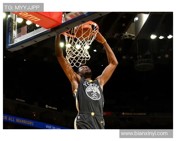 大心脏！里夫斯侧翼干拔三分追近比分